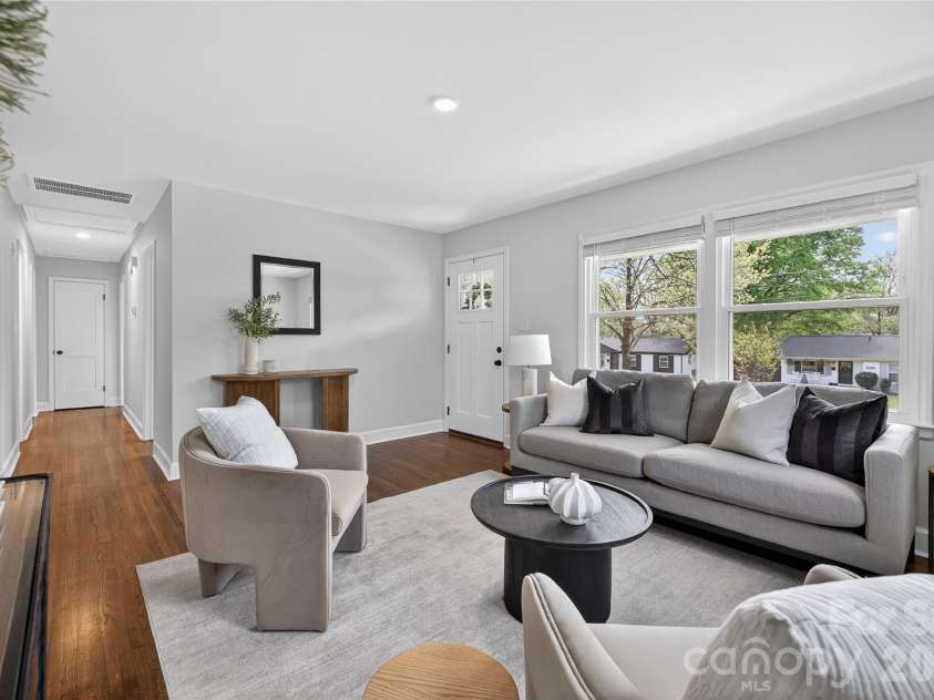 1521 Starbrook Drive, Charlotte, NC 28210.  MLS# CAR4366236, YatesRealty ID 12903. 