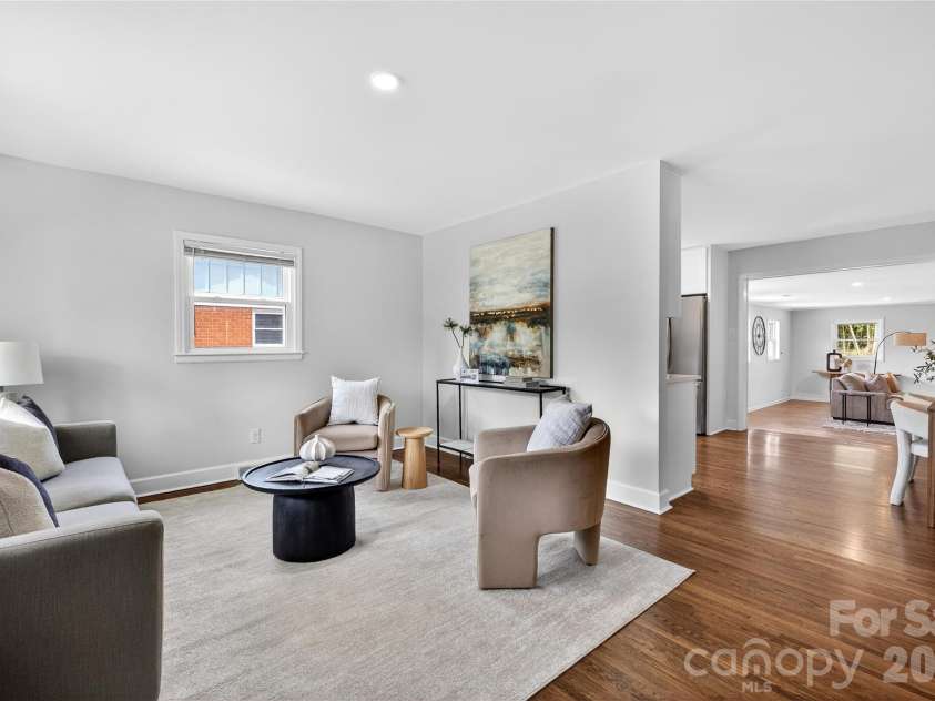 1521 Starbrook Drive, Charlotte, NC 28210.  MLS# CAR4366236, YatesRealty ID 12903. 