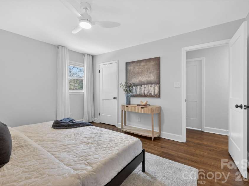 1521 Starbrook Drive, Charlotte, NC 28210.  MLS# CAR4366236, YatesRealty ID 12903. 