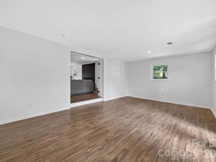 1521 Starbrook Drive, Charlotte, NC 28210.  MLS# CAR4366236, YatesRealty ID 12903. 