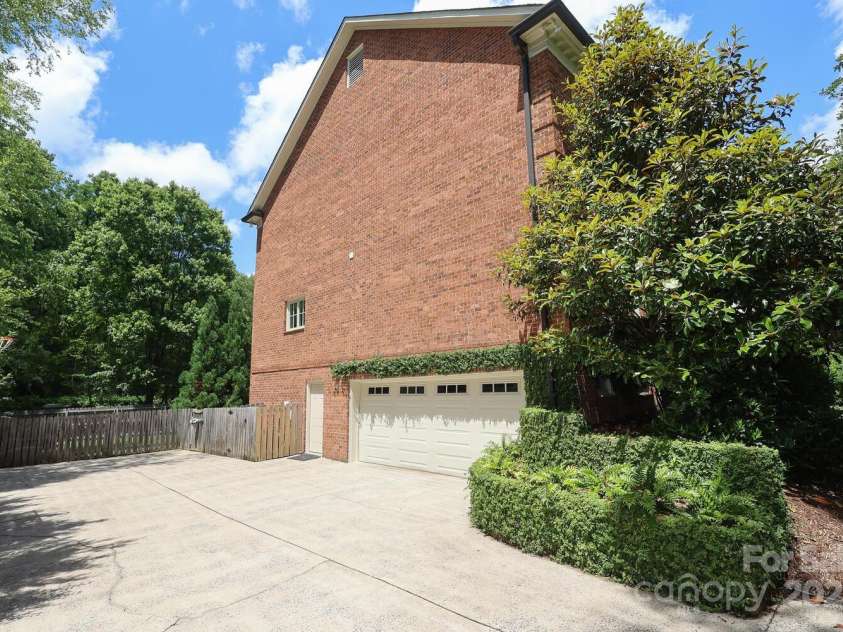 1638 Myers Park Drive, Charlotte, NC 28207.  MLS# CAR4258677, YatesRealty ID 12904. Attached 2-car garage