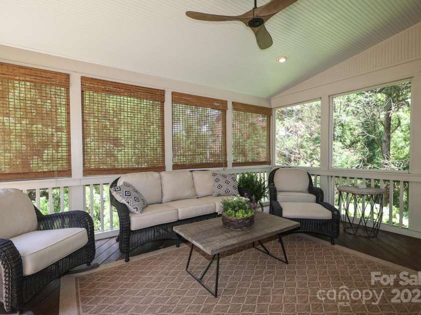 1638 Myers Park Drive, Charlotte, NC 28207.  MLS# CAR4258677, YatesRealty ID 12904. Great screened in porch
