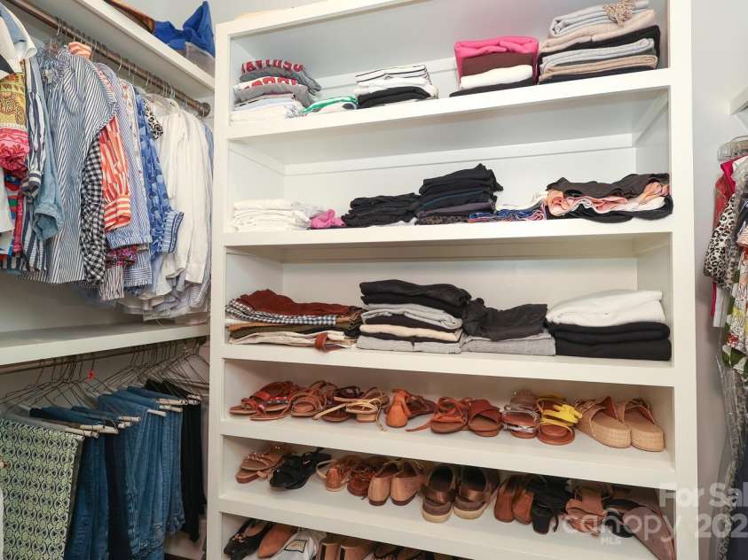 1638 Myers Park Drive, Charlotte, NC 28207.  MLS# CAR4258677, YatesRealty ID 12904. One of 2 Primary closets