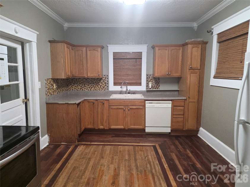 521 Bringle Ferry Road, Salisbury, NC 28144.  MLS# CAR4365308, YatesRealty ID 12904. Kitchen