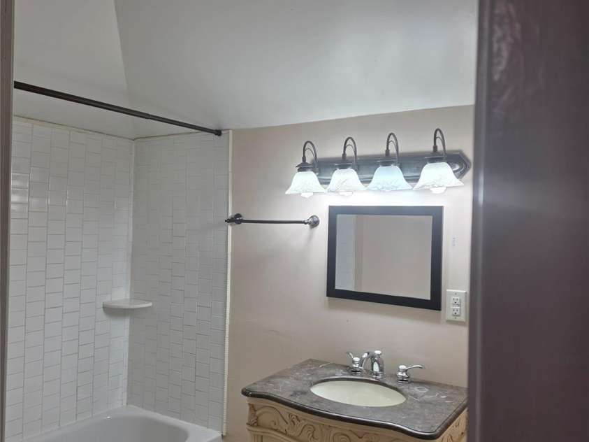 521 Bringle Ferry Road, Salisbury, NC 28144.  MLS# CAR4365308, YatesRealty ID 12904. Master Bathroom