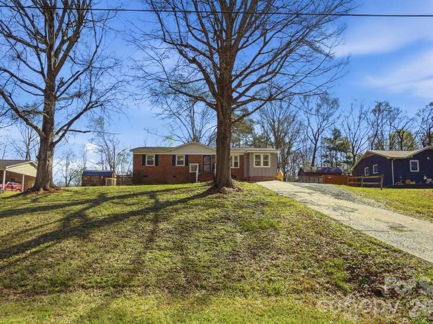 1319 North Hills Drive, Monroe, NC 28110.  MLS# CAR4355748, YatesRealty ID 12905. 