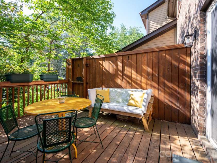 16 Spears Avenue, Asheville, NC 28801.  MLS# CAR4344321, YatesRealty ID 12906. Awesome Rear Deck