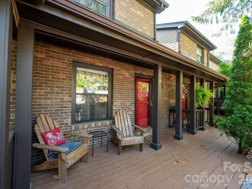 16 Spears Avenue, Asheville, NC 28801.  MLS# CAR4344321, YatesRealty ID 12906. Beautiful Townhome Walkable to UNCA 