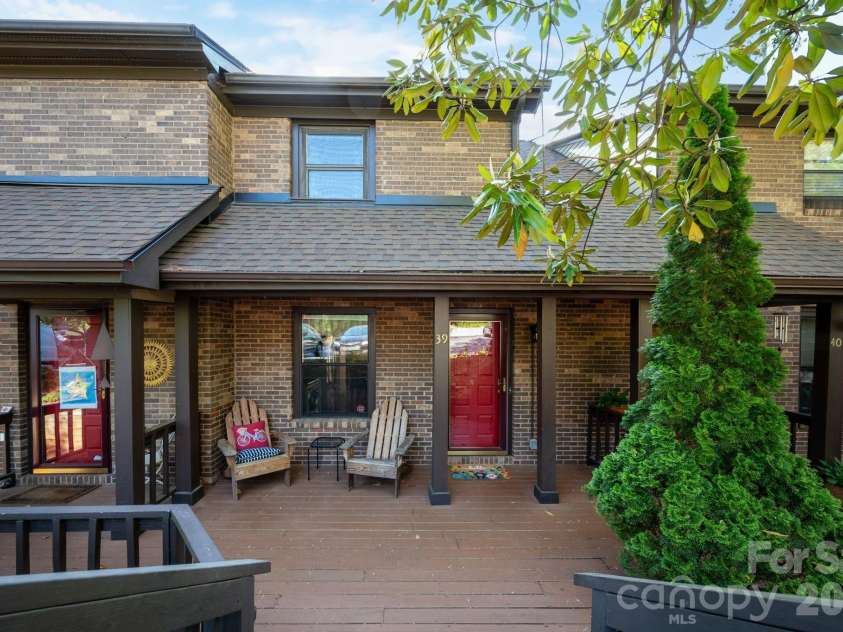 16 Spears Avenue, Asheville, NC 28801.  MLS# CAR4344321, YatesRealty ID 12906. Welcome Home