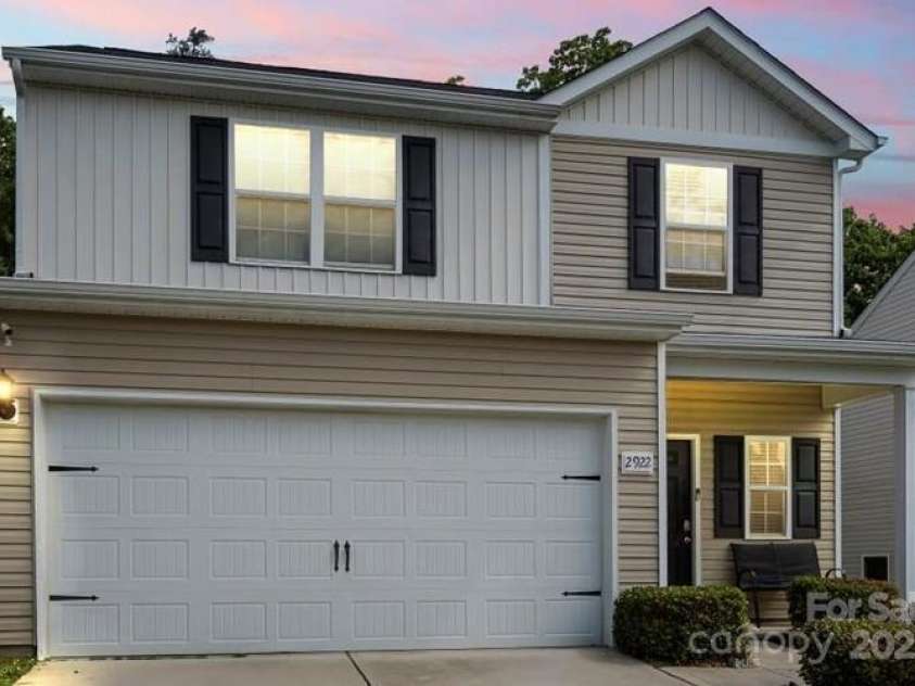 2922 Patishall Lane, Charlotte, NC 28214.  MLS# CAR4255136, YatesRealty ID 12906. Night time