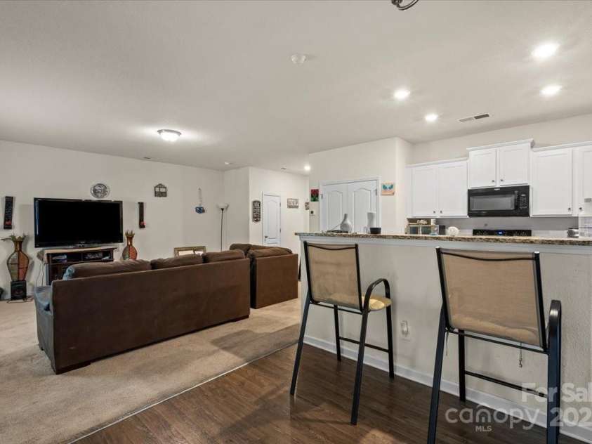2922 Patishall Lane, Charlotte, NC 28214.  MLS# CAR4255136, YatesRealty ID 12906. Open concept Living area