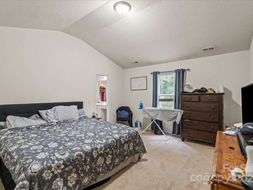 2922 Patishall Lane, Charlotte, NC 28214.  MLS# CAR4255136, YatesRealty ID 12906. Primary