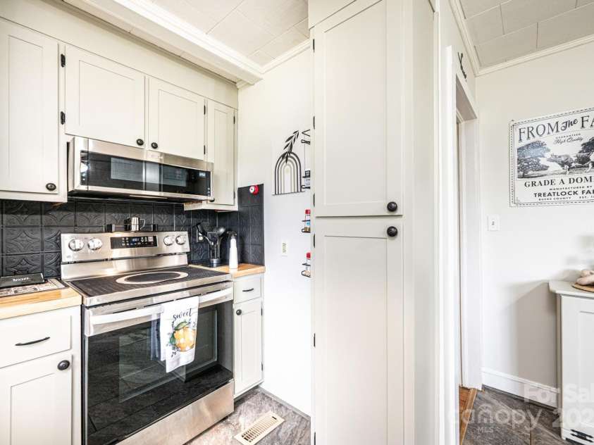 1850 Lee Pearson Road, Granite Falls, NC 28630.  MLS# CAR4256029, YatesRealty ID 12907. 