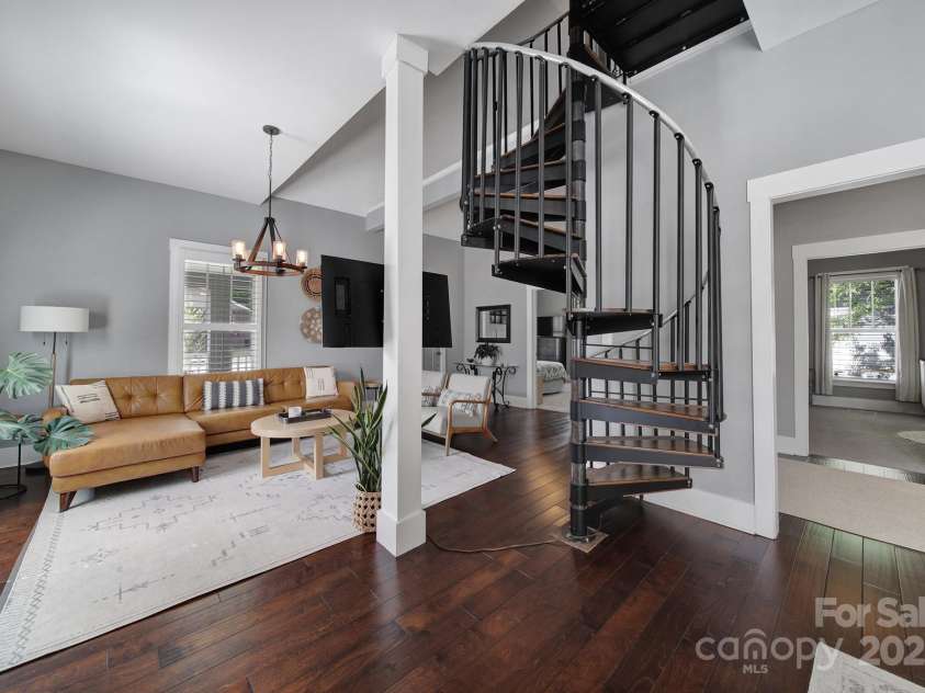 1517 Parkwood Avenue, Charlotte, NC 28205.  MLS# CAR4250923, YatesRealty ID 12908. 