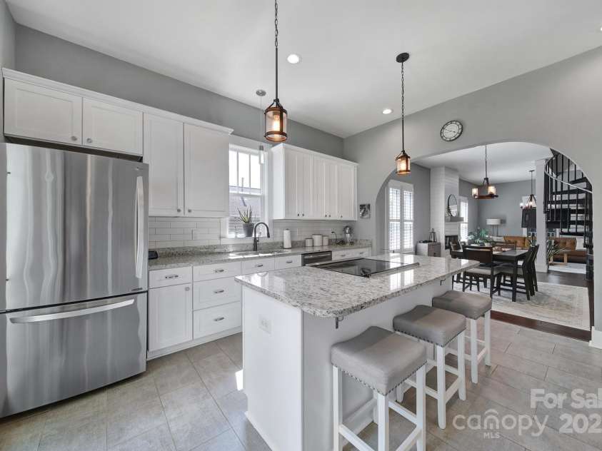 1517 Parkwood Avenue, Charlotte, NC 28205.  MLS# CAR4250923, YatesRealty ID 12908. 