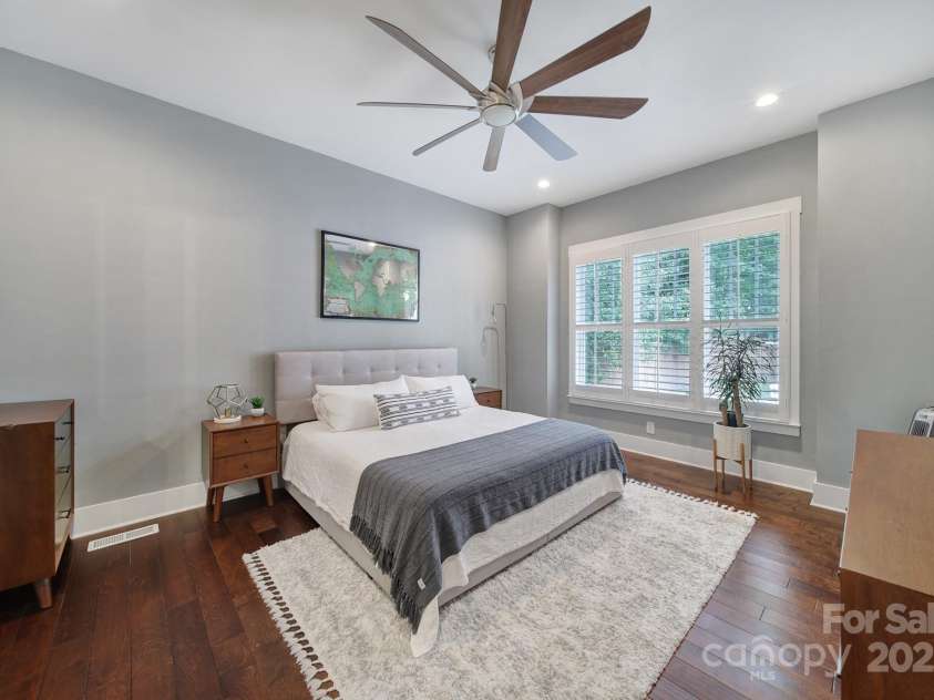 1517 Parkwood Avenue, Charlotte, NC 28205.  MLS# CAR4250923, YatesRealty ID 12908. 