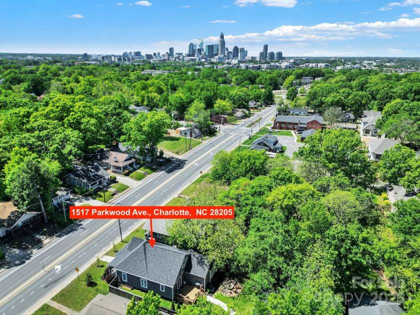 1517 Parkwood Avenue, Charlotte, NC 28205.  MLS# CAR4250923, YatesRealty ID 12908. 