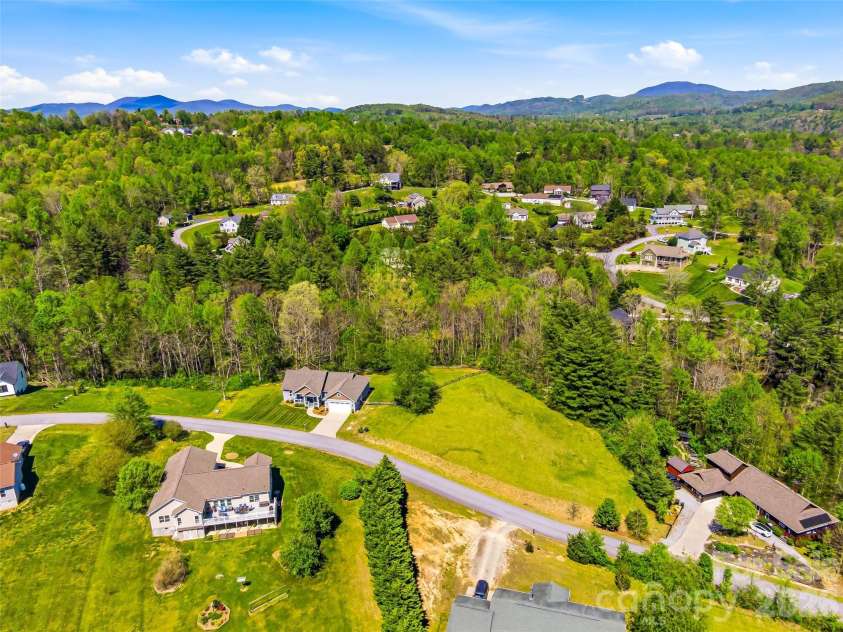 144 Hidden Knoll Drive, Hendersonville, NC 28792.  MLS# CAR4371200, YatesRealty ID 12909. 