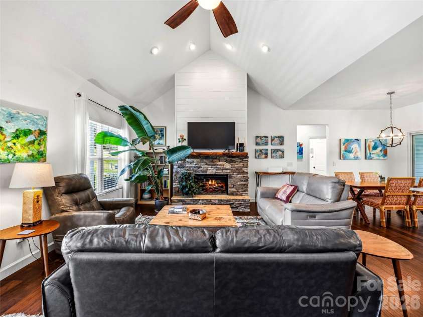 144 Hidden Knoll Drive, Hendersonville, NC 28792.  MLS# CAR4371200, YatesRealty ID 12909. 