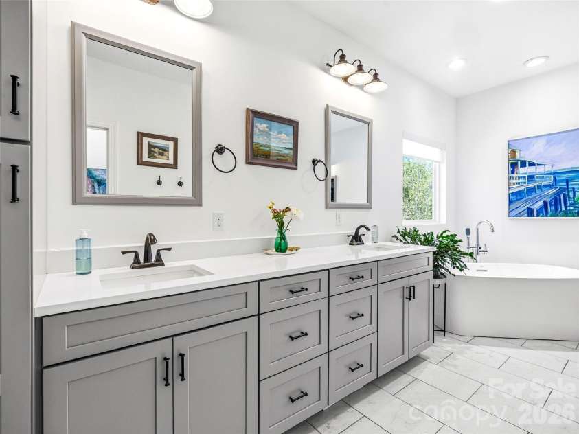 144 Hidden Knoll Drive, Hendersonville, NC 28792.  MLS# CAR4371200, YatesRealty ID 12909. 