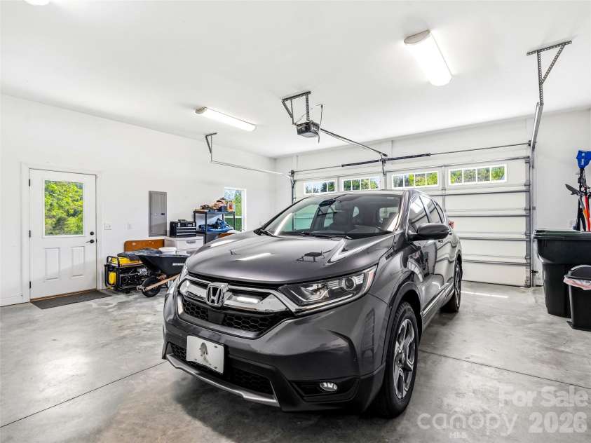 144 Hidden Knoll Drive, Hendersonville, NC 28792.  MLS# CAR4371200, YatesRealty ID 12909. 