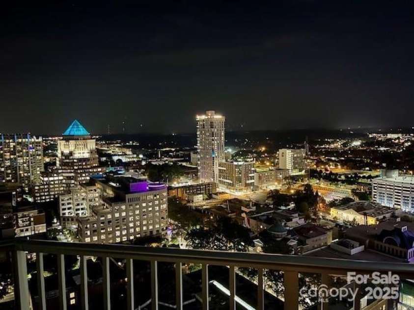 210 Church Street, Charlotte, NC 28202.  MLS# CAR4330610, YatesRealty ID 1291. 