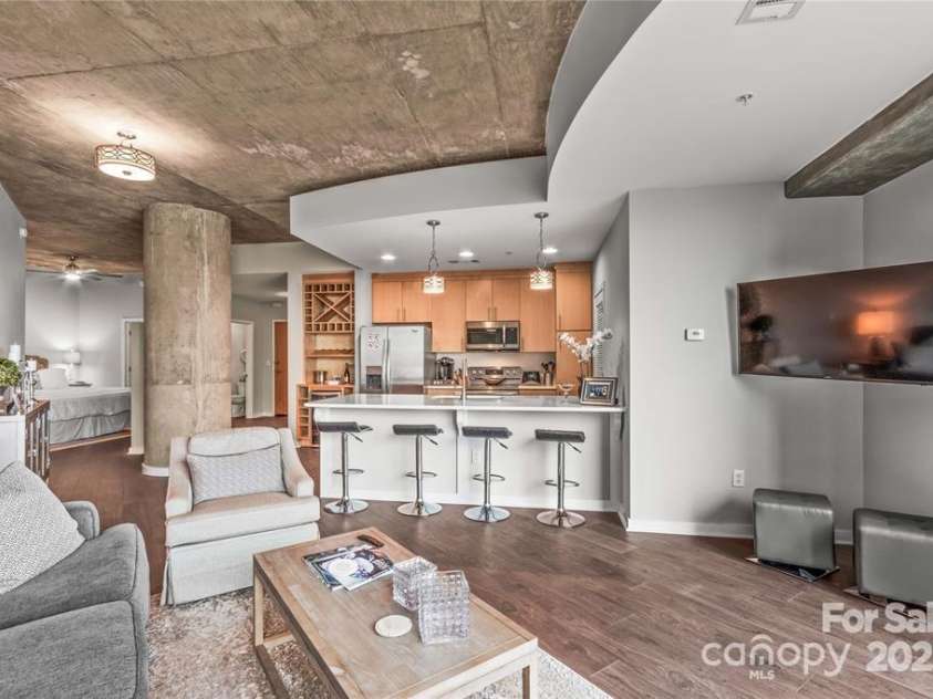 210 Church Street, Charlotte, NC 28202.  MLS# CAR4330610, YatesRealty ID 1291. 