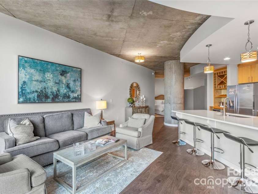 210 Church Street, Charlotte, NC 28202.  MLS# CAR4330610, YatesRealty ID 1291. 