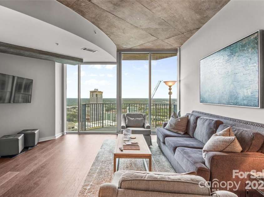 210 Church Street, Charlotte, NC 28202.  MLS# CAR4330610, YatesRealty ID 1291. 