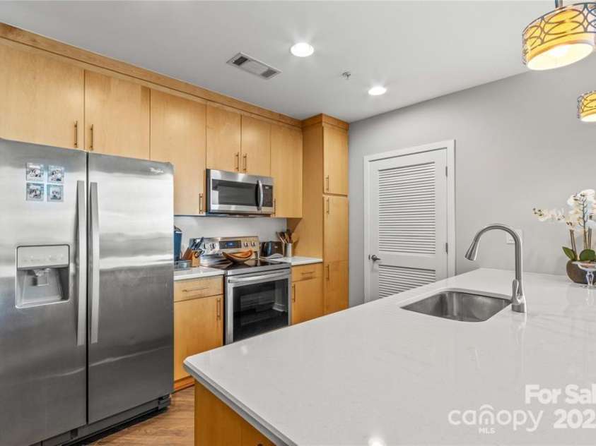 210 Church Street, Charlotte, NC 28202.  MLS# CAR4330610, YatesRealty ID 1291. 