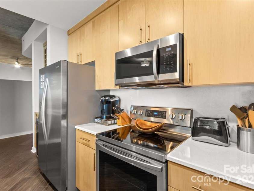 210 Church Street, Charlotte, NC 28202.  MLS# CAR4330610, YatesRealty ID 1291. 