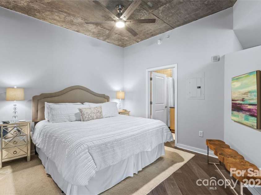 210 Church Street, Charlotte, NC 28202.  MLS# CAR4330610, YatesRealty ID 1291. 