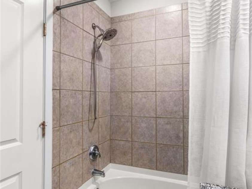 210 Church Street, Charlotte, NC 28202.  MLS# CAR4330610, YatesRealty ID 1291. 