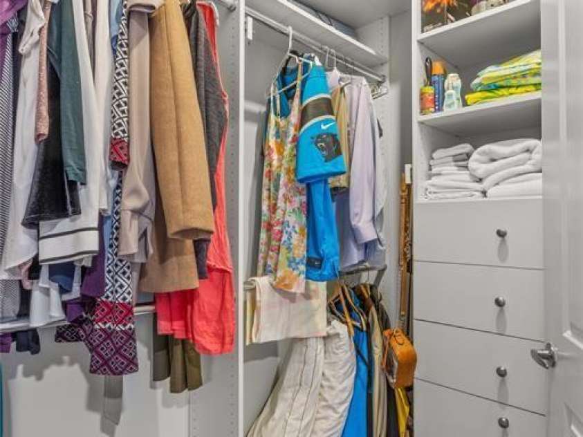 210 Church Street, Charlotte, NC 28202.  MLS# CAR4330610, YatesRealty ID 1291. 