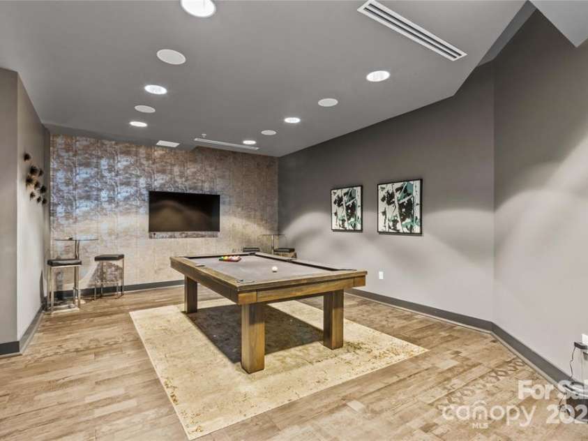 210 Church Street, Charlotte, NC 28202.  MLS# CAR4330610, YatesRealty ID 1291. 