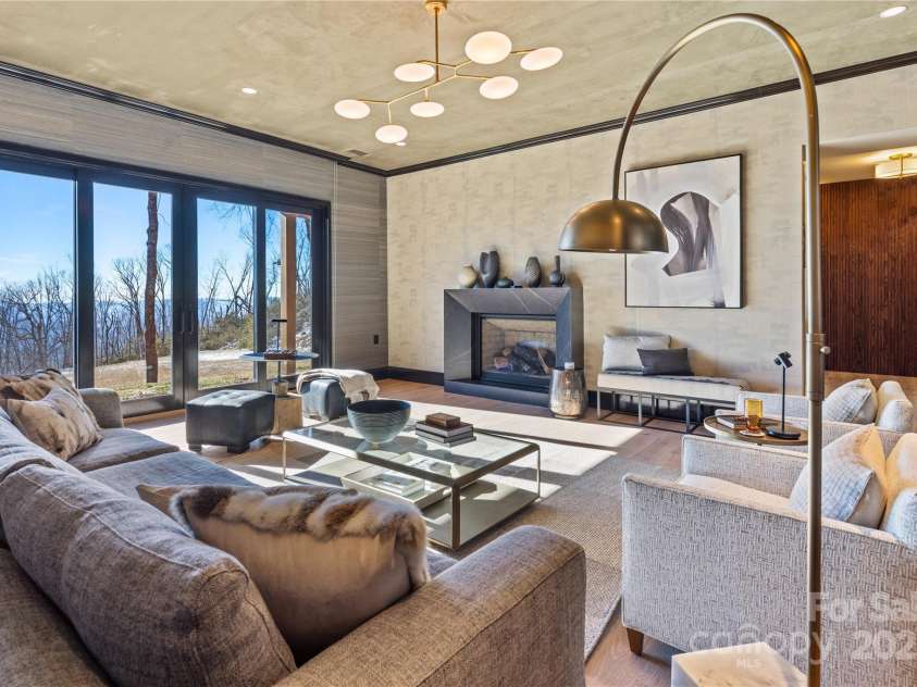 432 Garden Trail, Hendersonville, NC 28792.  MLS# CAR4217573, YatesRealty ID 1291. Den / Parlor