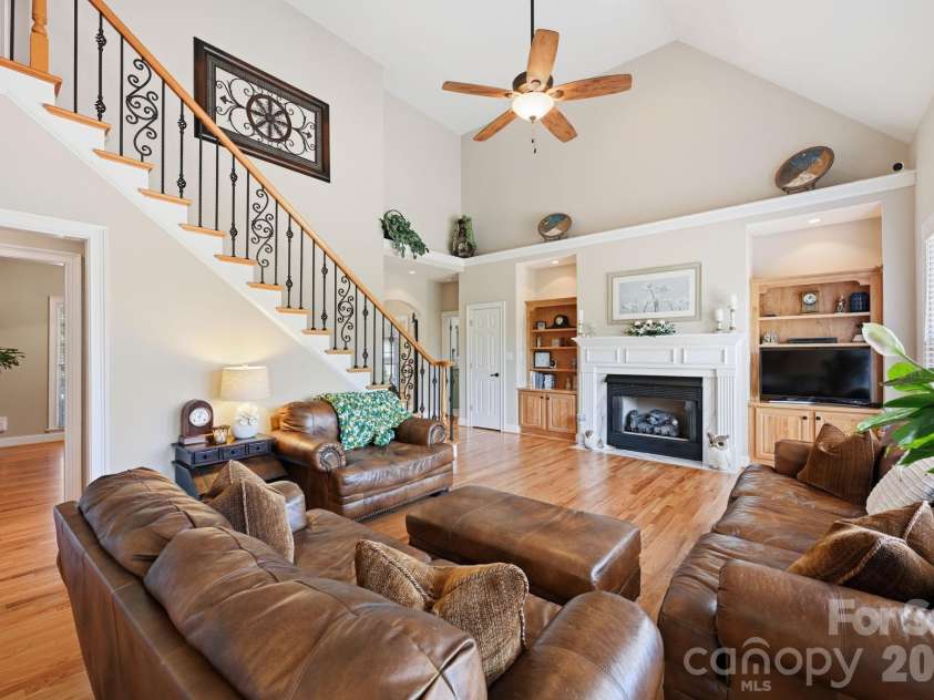 145 Blue Grass Circle, Mooresville, NC 28117.  MLS# CAR4369694, YatesRealty ID 12910. 2-Story Great Room