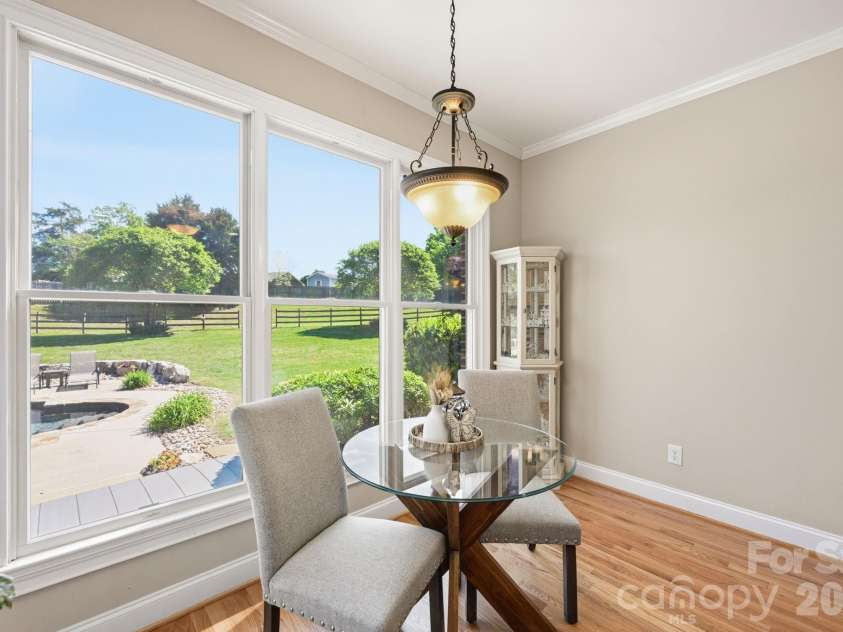 145 Blue Grass Circle, Mooresville, NC 28117.  MLS# CAR4369694, YatesRealty ID 12910. Breakfast Nook