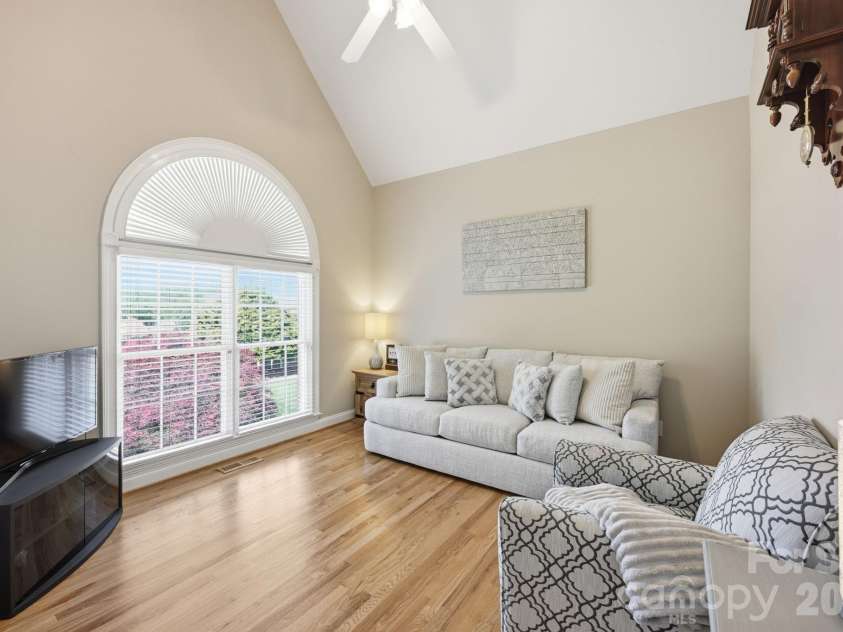 145 Blue Grass Circle, Mooresville, NC 28117.  MLS# CAR4369694, YatesRealty ID 12910. Living Room