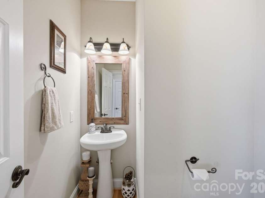 145 Blue Grass Circle, Mooresville, NC 28117.  MLS# CAR4369694, YatesRealty ID 12910. Powder Room