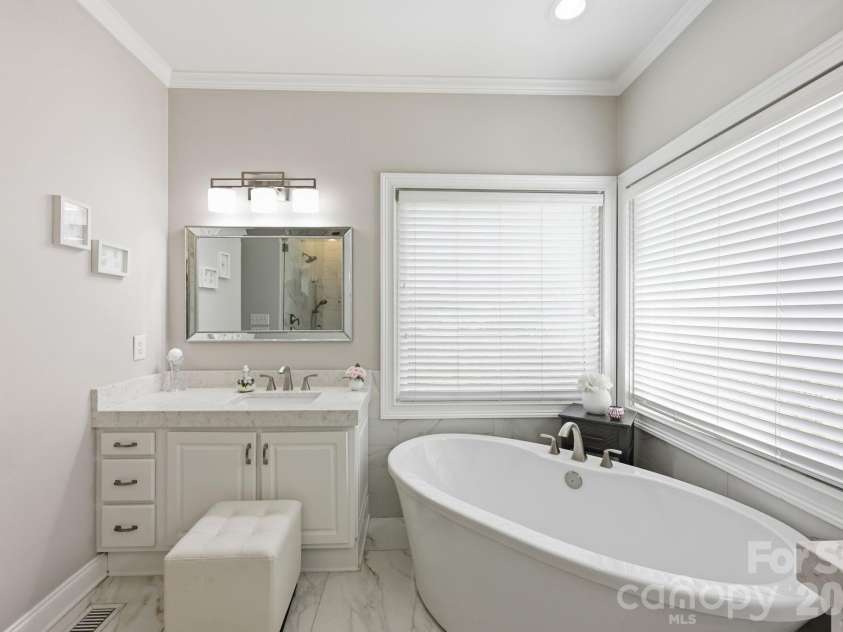 145 Blue Grass Circle, Mooresville, NC 28117.  MLS# CAR4369694, YatesRealty ID 12910. Primary Bath