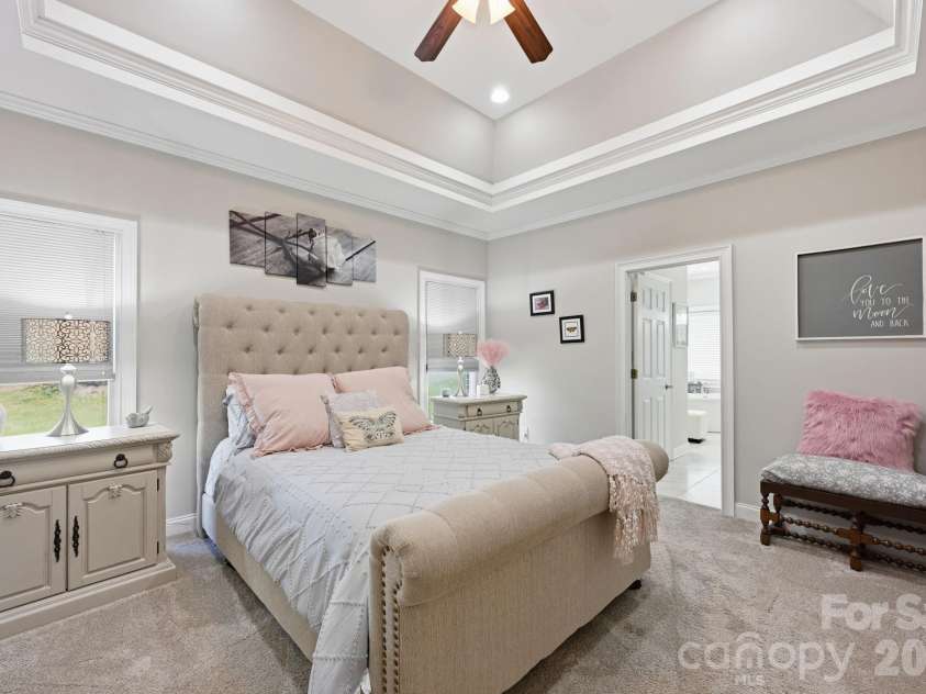 145 Blue Grass Circle, Mooresville, NC 28117.  MLS# CAR4369694, YatesRealty ID 12910. Primary Suite on Main Level