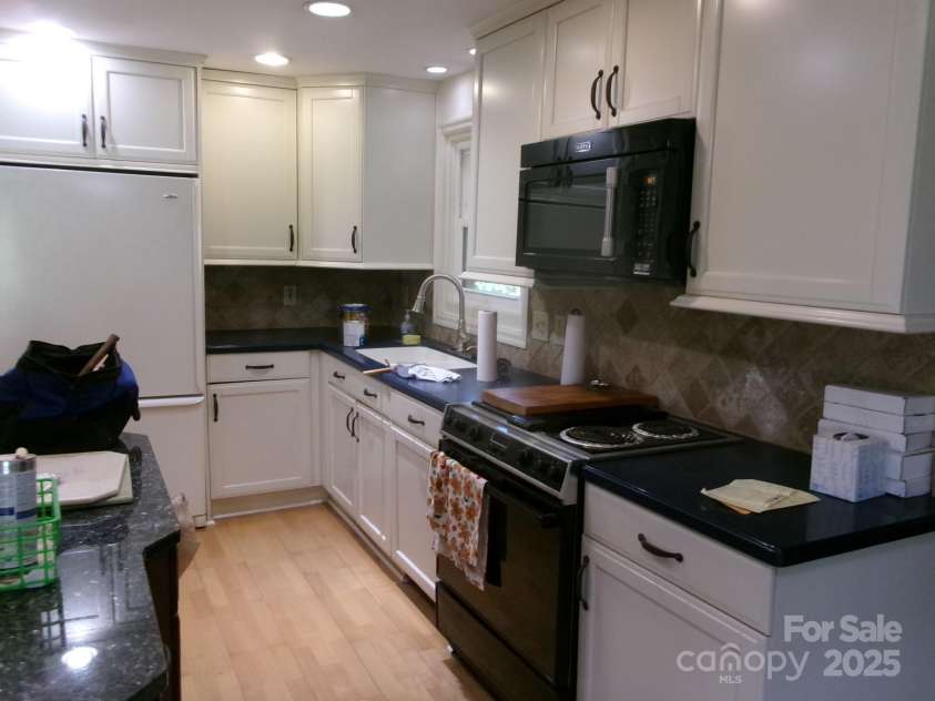 2583 Robinson Road, Newton, NC 28658.  MLS# CAR4257488, YatesRealty ID 12913. 