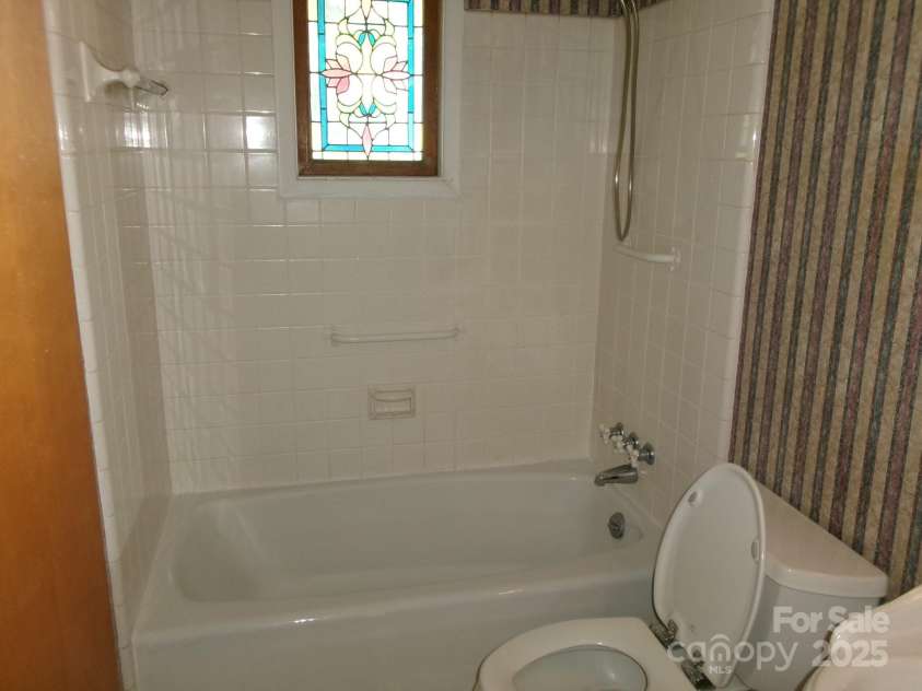 2583 Robinson Road, Newton, NC 28658.  MLS# CAR4257488, YatesRealty ID 12913. 