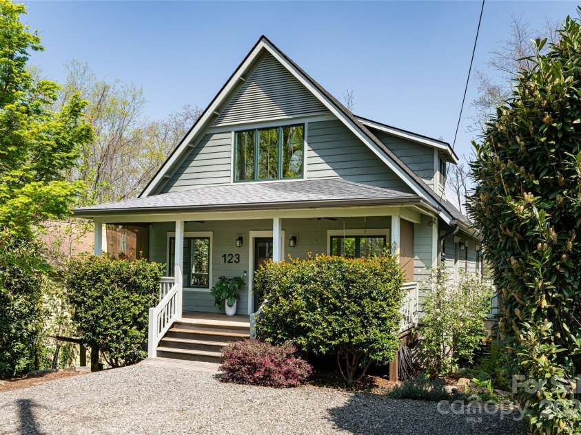 123 Brucemont Circle, Asheville, NC 28806.  MLS# CAR4243133, YatesRealty ID 12914. 123 Brucemont Circle. A green certified modern craftsman.