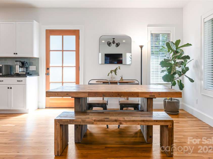 123 Brucemont Circle, Asheville, NC 28806.  MLS# CAR4243133, YatesRealty ID 12914. Dining and deck access