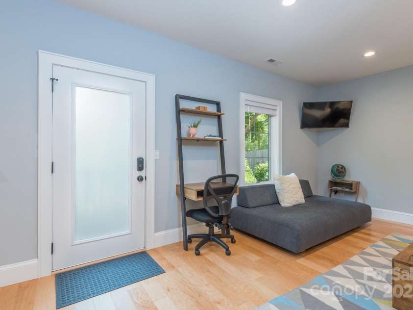 123 Brucemont Circle, Asheville, NC 28806.  MLS# CAR4243133, YatesRealty ID 12914. Homestay exterior entrance