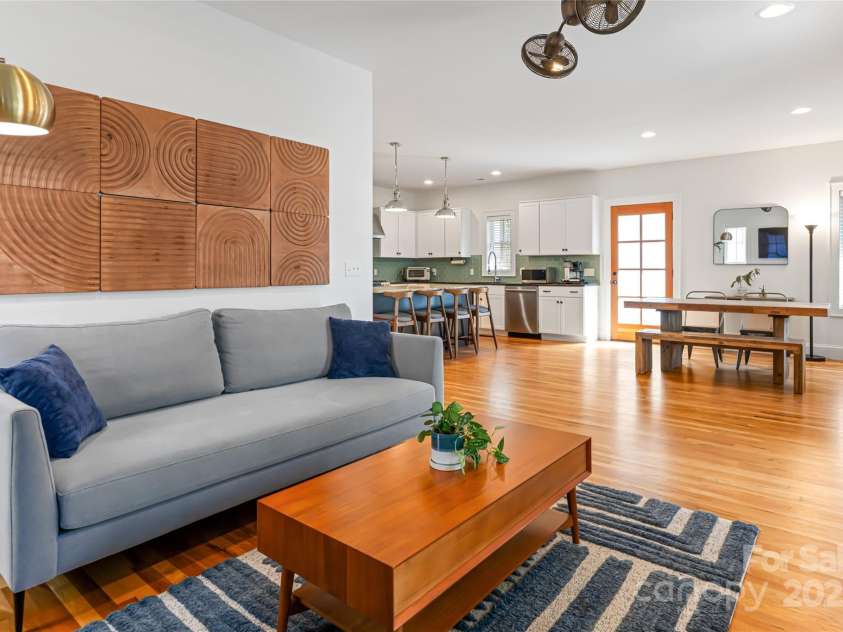 123 Brucemont Circle, Asheville, NC 28806.  MLS# CAR4243133, YatesRealty ID 12914. Open floor plan allows the natural light to flow in