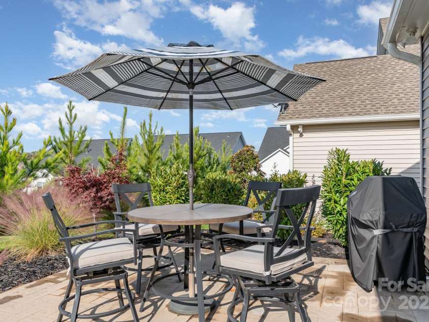21016 Molly Harper Drive, Cornelius, NC 28031.  MLS# CAR4320388, YatesRealty ID 12915. 