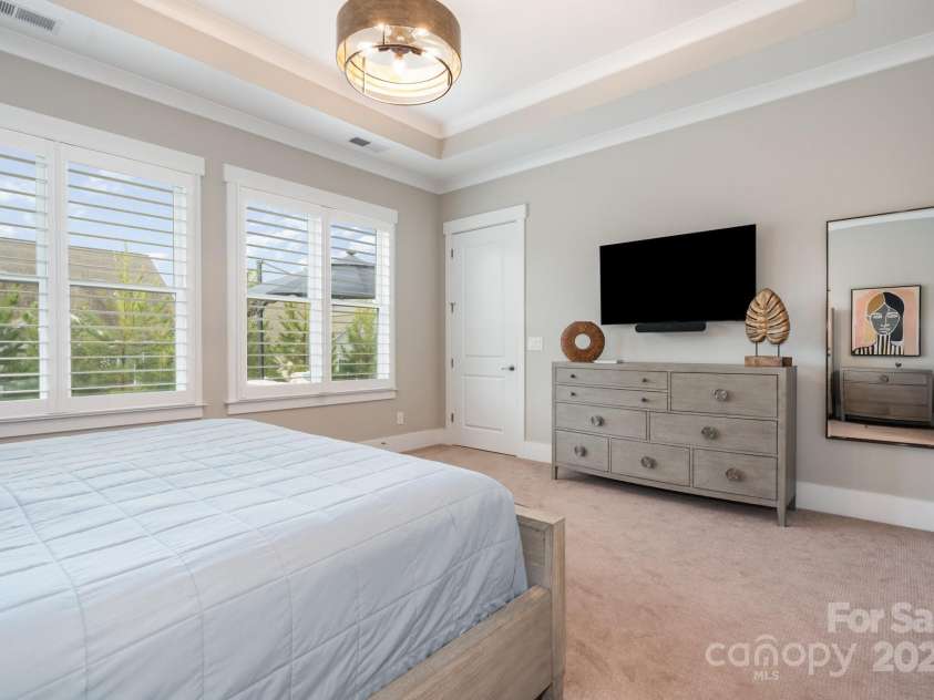 21016 Molly Harper Drive, Cornelius, NC 28031.  MLS# CAR4320388, YatesRealty ID 12915. Ample space for large furniture pieces